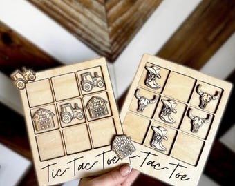 Juego de tres en raya de madera con temática de granja: tractor, granero, botas, cerdos, vacas y piezas de 4H.