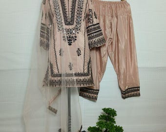 Embroidered Crepe Silk Salwar Kameez with Net Dupatta: Pakistani Party Dress