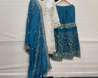 Bestickte Chinon Seide Salwar Kameez : Pakistanisches Hochzeitskleid