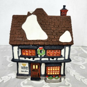 Department 56 Tutbury Printer Heritage Dickens Village Series 5558-9 1990 Illuminated Retired Holiday House Christmas Village