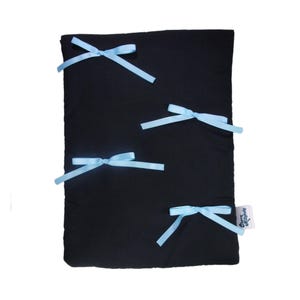 Capa para laptop fofa, acolchoada à mão, capa estética para laptop, bolsa estilo coquette, capa para MacBook, tablet e iPad, bolsa clutch, laços - grande PRETO/AZUL