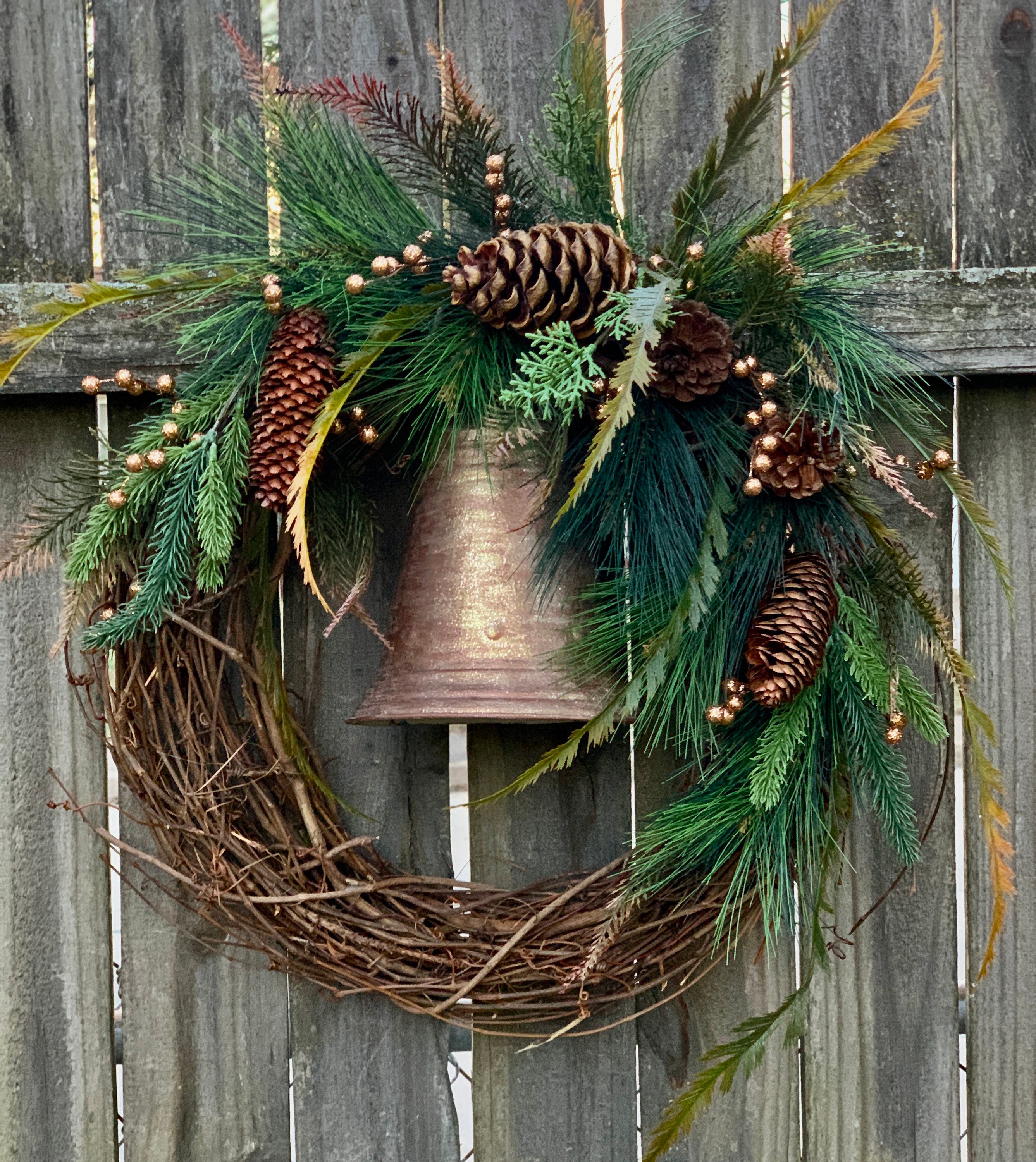 Tiny Christmas Bells, 16pcs 38x30mm Small Metal Tin Bells For Christmas  Xmas Jingle Bells For Wind Chimes Wedding Decoration Door Wreath (gold,  Silver