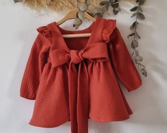 Robe de fille de fleur boho en terre cuite, robe photo enfant, vêtements pour enfants pour mariage d'automne, cadeau d'anniversaire bébé, fille de fleur rouille.