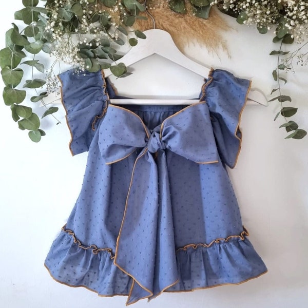 Denim blaues Kleid für Mädchen, Frühlings-Baby-Mädchen-Boho-Kleid, rustikale Blumen-Baby-Mädchen-Kleid, Kleid blau marineblau Baby.