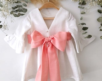 Abito per bambina, vestito per il primo compleanno, abito bianco per bambina, abito per battesimo per bambina, abito per bambina con fiori color pesca, vestiti per bambina.