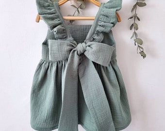 Salbeigrünes Blumenmädchenkleid, Frühlings-Baby-Mädchen-Boho-Kleid, Musselin-Babykleid, mintgrünes Baby-Mädchenkleid, Kleid für besondere Anlässe für Baby.