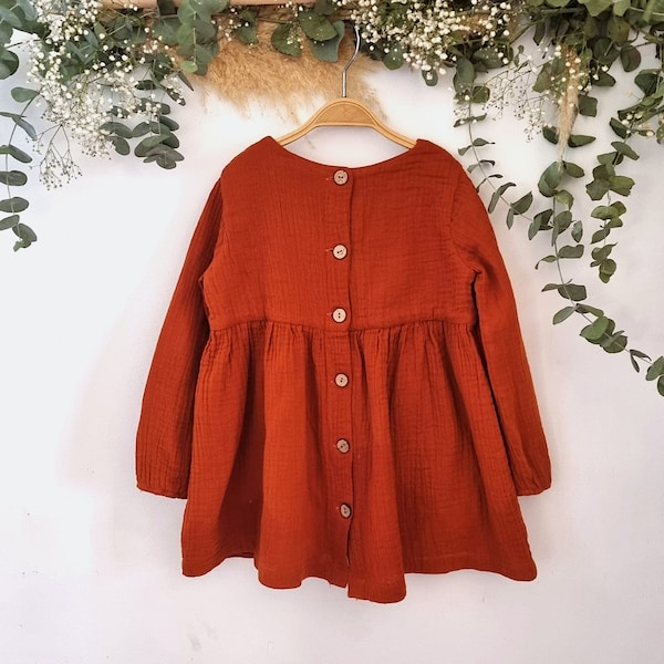 Robe à manches longues rustique pour les filles, robe en terre cuite fille, robe d'automne bohème pour les filles, robe paprika tout-petits, filles robe en coton biologique.