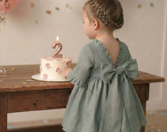 Sage Green Linen Girl Dress, Boho Fall Dress for Toddler, Rustic Birthday Outfit, Ruffle Sleeve V Back Dress for Family Photos.