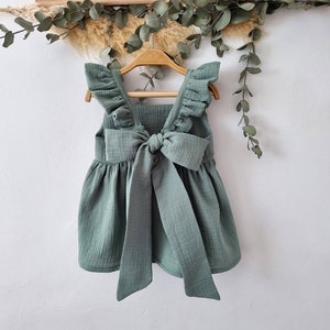 Terrakotta-Mädchenkleid, rustikales Leinenkleid Mädchen, Boho-Fotografie-Kleid, Rostkleid für Mädchen, Boho-Kleid Mädchen, Sommerkleid Mädchen. Dress green