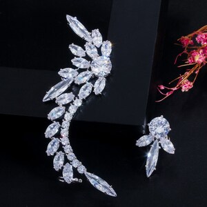 Luxury High Quality Asymmetrical Earring with 5A Rhinestone Cubic Zirconia, Wedding, Bridal, Party, Daily Wear Jewelery