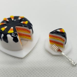 1:12 scale Dollhouse Miniature Halloween Cake