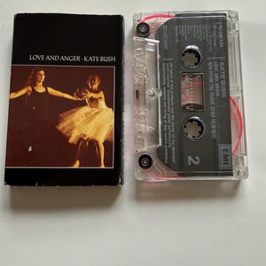 ヴィンテージ 希少　レア　ケイトブッシュ　カセットテープ　Kate Bush Kate bush cassette running up that hill - Etsy 日本