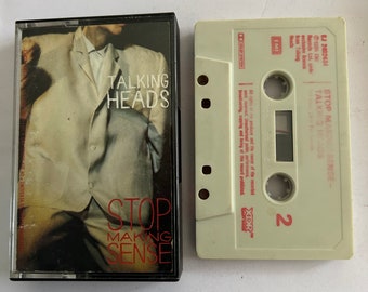 Pratende hoofden houden op met het maken van zinvolle cassettebandjes