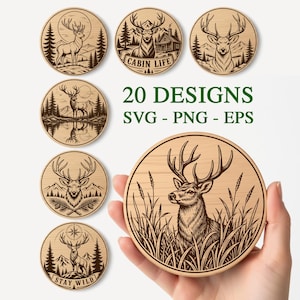 Könnte beinhalten: Eine Sammlung von Holzuntersetzern mit eingravierten Hirschmotiven. Die Untersetzer zeigen verschiedene Szenen im Freien, darunter eine Hütte, Berge und einen See. Der Text "20 DESIGNS SVG - PNG - EPS" ist ebenfalls sichtbar.