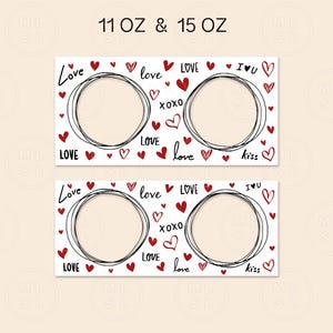 K&ouml;nnte beinhalten: Zwei leere wei&szlig;e Etiketten mit roten Herzen und schwarzem Text. Der Text auf den Etiketten lautet "Love", "love", "XOXO", "I &hearts; U", "Kiss" und "LOVE". Die Etiketten sind f&uuml;r 11 oz und 15 oz Beh&auml;lter.