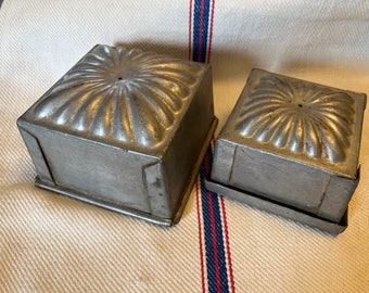 Antieke vintage Franse metalen cakevormvormen set van 2, gewoon fantastisch