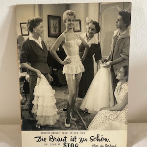 Fabuloso e raro pôster original vintage francês de Brigitte Bardot em alemão.