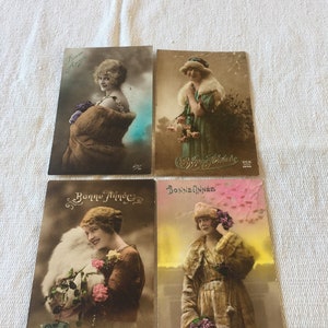 Cartoline fotografiche originali antiche francesi colorate a mano vere anni 1900-1920 varie scene set di 4 semplicemente favolose