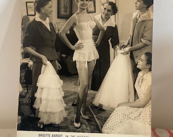 Märchenhaftes seltenes Original vintage Brigitte Bardot Filmposter.