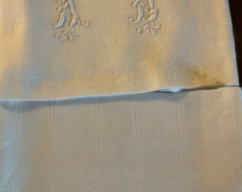 フランス　リネン　ヴィンテージ刺繍　105cm×105cm フランスのヴィンテージリネン、刺繍などの詰め合わせ。 - Etsy 日本