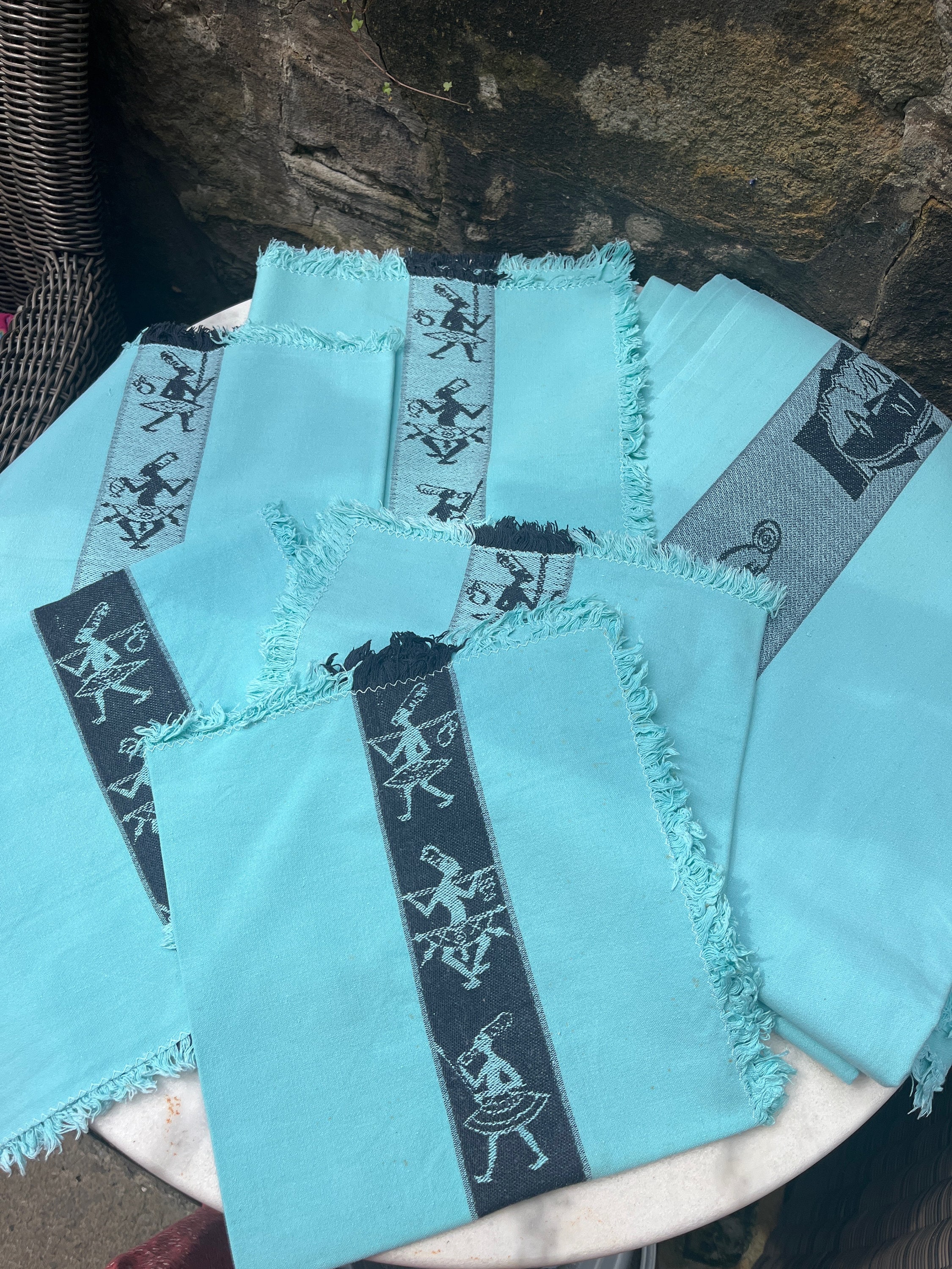 Set of twelve embroidered napkins - Etsy 日本