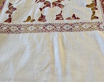 Antiguo panel de cortina de encaje francés hecho a mano con ribete de encaje hecho a mano con muchos alféizares, simplemente un trabajo detallado realmente fino y exquisito
