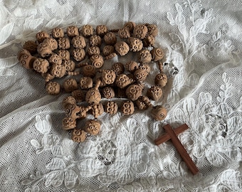 Grande rosario antico francese in legno intagliato a mano, semplicemente superbo, davvero lungo.