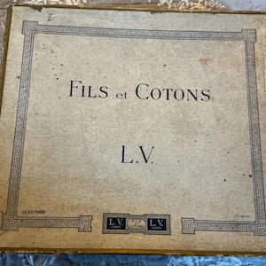 Super original antique french Fils et Colton’s  threads and cottons, Haberdashery box.