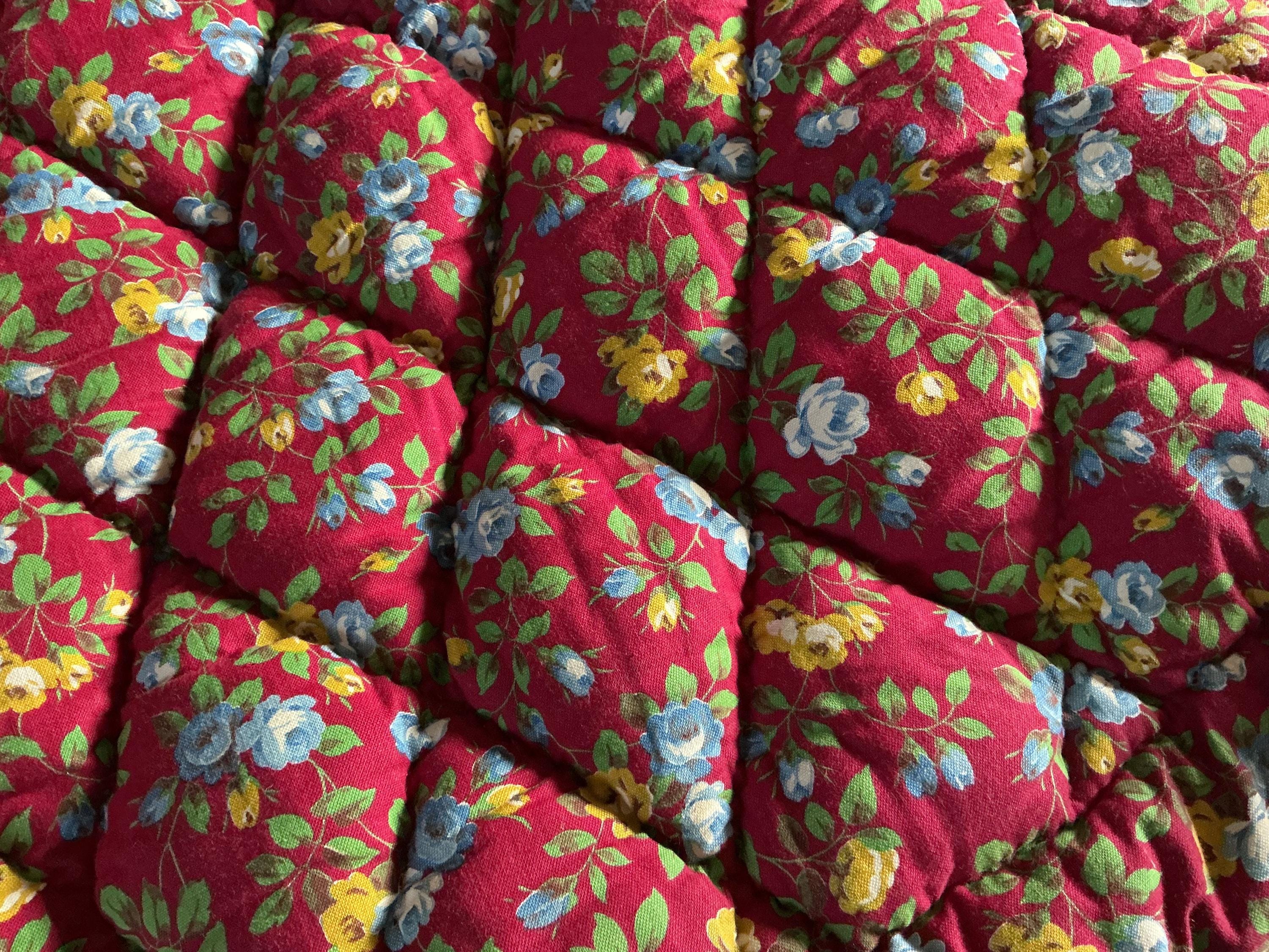 アンティークなフランスの小さな手縫いの花柄キルト。 - Etsy 日本