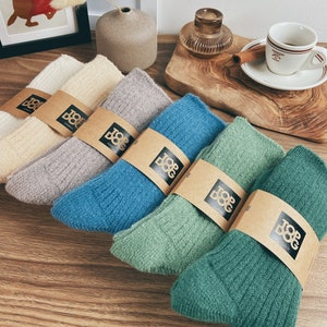 Wool Socks Women Autumn Winter Warm Cozy Socks, Cashmere Feel Fluffy Sleeping Socks Perfect Gift for Birthday Christmas Stocking