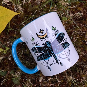 Tazza a forma di libellula con interno colorato / Tazza a forma di libellula in cristallo / Tazza da caffè a forma di libellula con luna celeste / Tazza da tè a forma di libellula magica