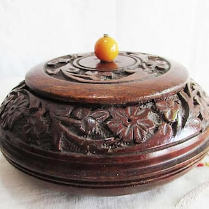 Antique  Box - Vintage Handmade WoodDecorative Box, Collectible Jewelry Box , Vintage Round Box Wooden European  Cover Box