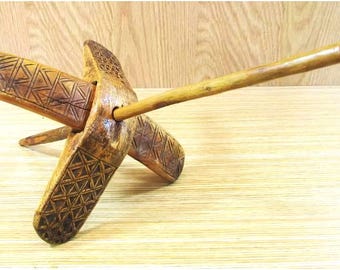 Huso turco antiguo de Anatolia, tallado a mano, para hilar lana.
