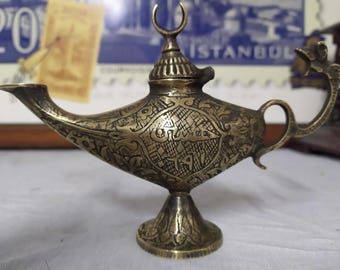 Aladdin Lamp Antique Style, Aladdin Magic Lamp for Home Decor, Vintage Oil Lamp Replica, Mystical Arabian Nights Ornament, Unique Gift