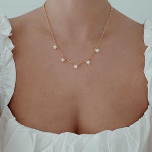 Colar de pérolas por Tikam Pearls • Colar de pérolas delicado, colar delicado • Presentes para madrinhas • Presente perfeito para esposa