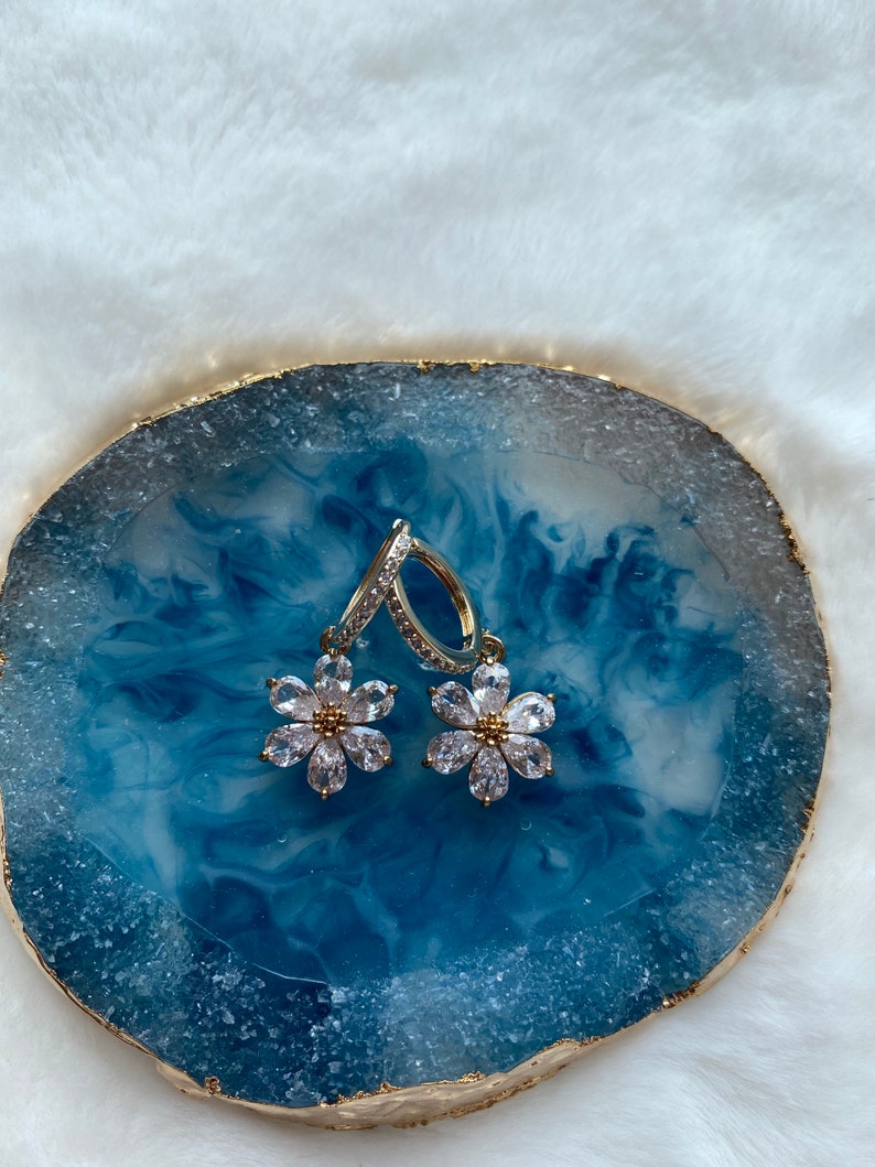 Gold earrings, handmade sakura blossom earrings 52 Bild 4