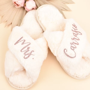 Mrs Bride Slippers for Wedding Bridal Slippers Custom Gift for Bride to Be Personalized Wedding Gift for Bride Honeymoon Gift Fluffy Slipper