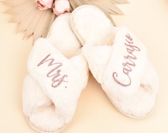 Mrs Bride Slippers for Wedding Bridal Slippers Custom Gift for Bride to Be Personalized Wedding Gift for Bride Honeymoon Gift Fluffy Slipper