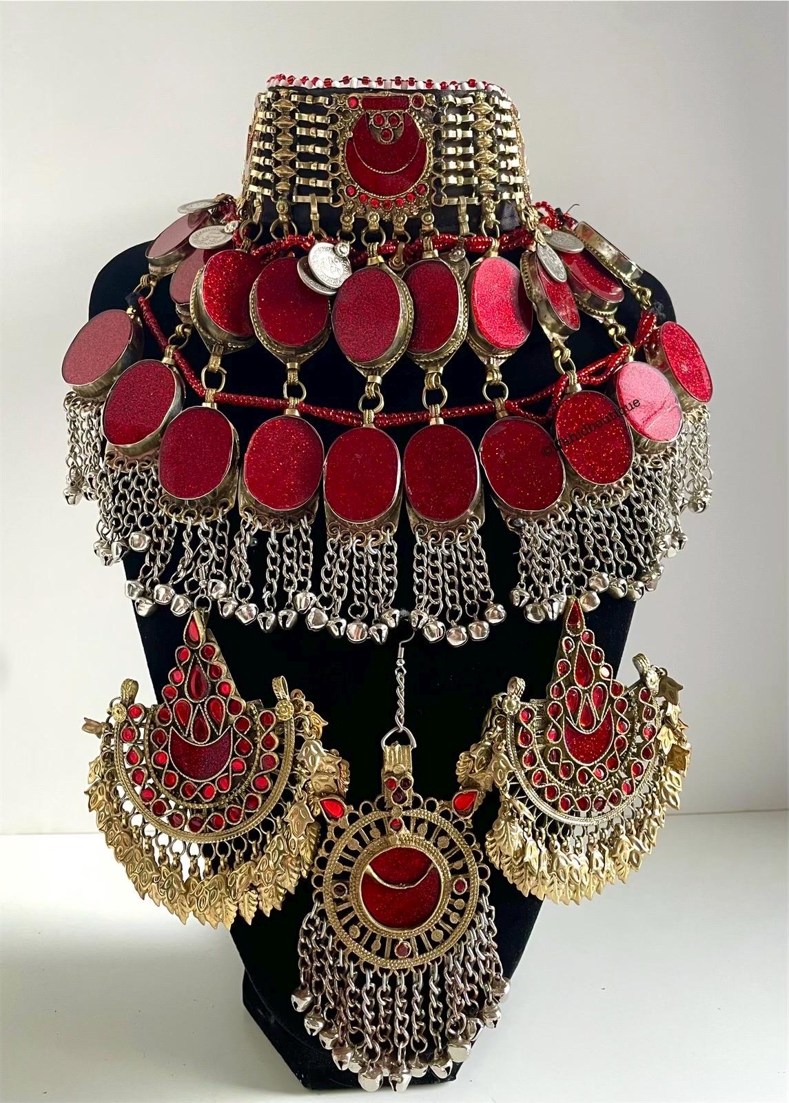 アフガニスタンのフルレッドアンティークジュエリーセット