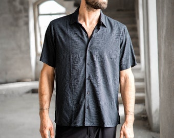Camicia geometrica nera da uomo - Camicia psichedelica - Abito da festival - Streetwear urbano - Cyber punk elettronico - Abbigliamento naturale per uomo