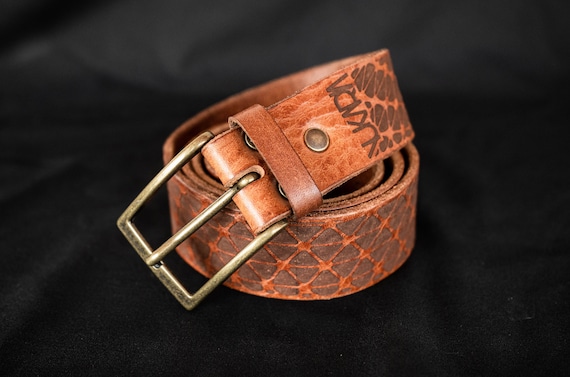 Engraved Geometric Leather Belt, Strong Buckle Belt - Etsy display picture 3