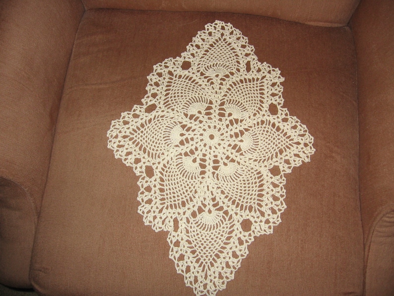 New Hand Crocheted Ecru Pineapple Doily image 1