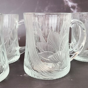 Set of 2 Crocus Arcoroc 10 oz. Vintage Embossed Coffee Tea Mugs