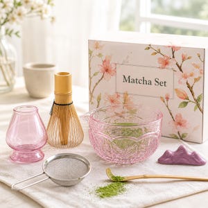 Matcha-teset i glas, matcha-set med 7 delar, skål, bambuvisp, sil, skopa och presentask, present till teceremoni för nybörjare