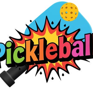 Puede incluir: Gráfico colorido con la palabra "Pickleball" en letras multicolores. El diseño incluye una pala negra, una pelota amarilla con agujeros azules y un efecto de explosión. El fondo es blanco.