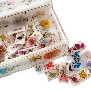 Handmade Resin Art Dried Pressed Flowers White Milk Bath Dominoes Set with Dominoes Box, Domino Double 6 Set with Box, Custom Gift Games Toy
