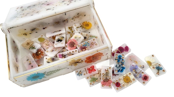 Handmade Resin Art Dried Pressed Flowers White Milk Bath Dominoes Set with Dominoes Box, Domino Double 6 Set with Box, Custom Gift Games Toy