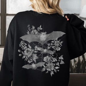 Bat Sweatshirt Bat Shirt Vampire Bat Witchy Hoodie Goblincore Shirt Vampire Shirt Bat Sweater Witchy Stuff Witchy Clothes Dark Cottagecore