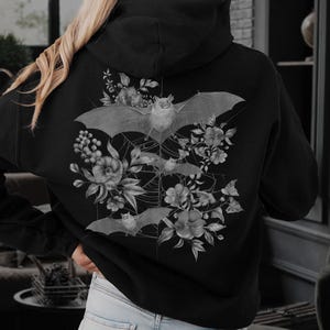 Sudadera con capucha de murciélago Sudadera con capucha de murciélago Vampiro Murciélago Sudadera con capucha de bruja Camisa Goblincore Sudadera con capucha de naturaleza Suéter de murciélago Cosas de bruja Ropa de bruja Cottagecore oscuro