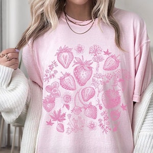 Strawberry Shirt Comfort Color Shirt Strawberry Crewneck Strawberry Clothes Strawberry Top Strawberry T Shirt Fuit Shirt Cottagecore Clothes